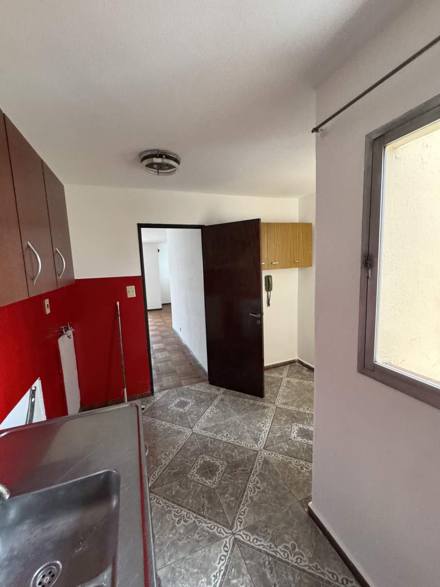Alquiler Depto 2 Dormitorios con Cochera y Balcón en Centro Córdoba