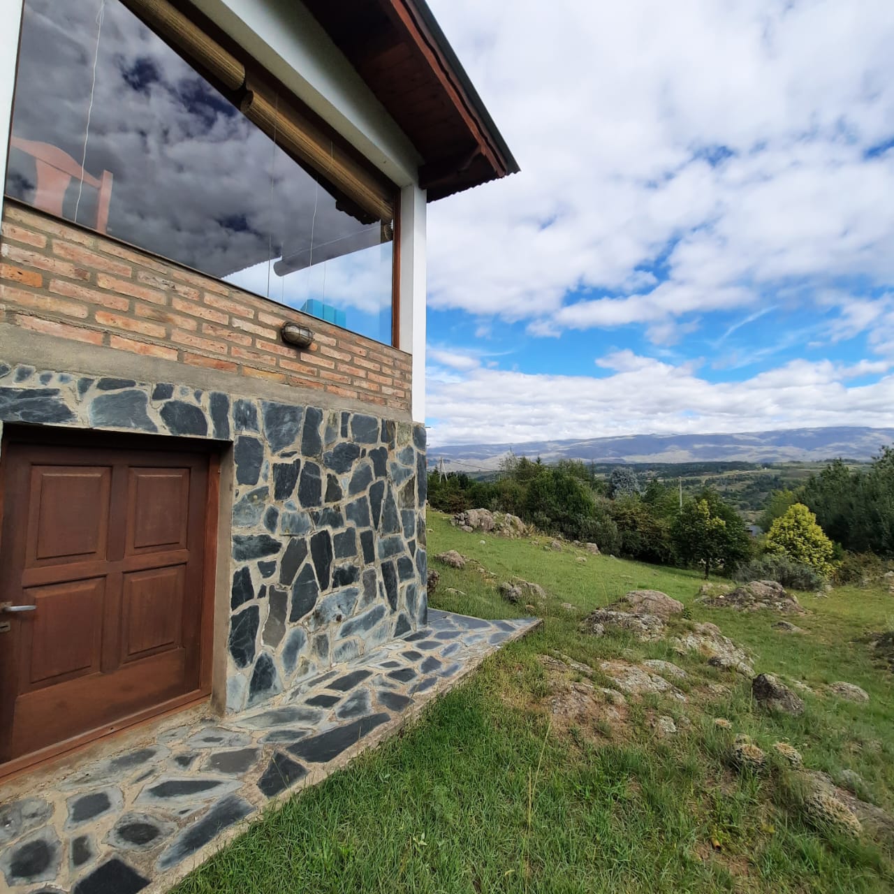 YACANTO CASA C-TERRENO 2270m2 ESCRITURA, LA MEJOR VISTA!