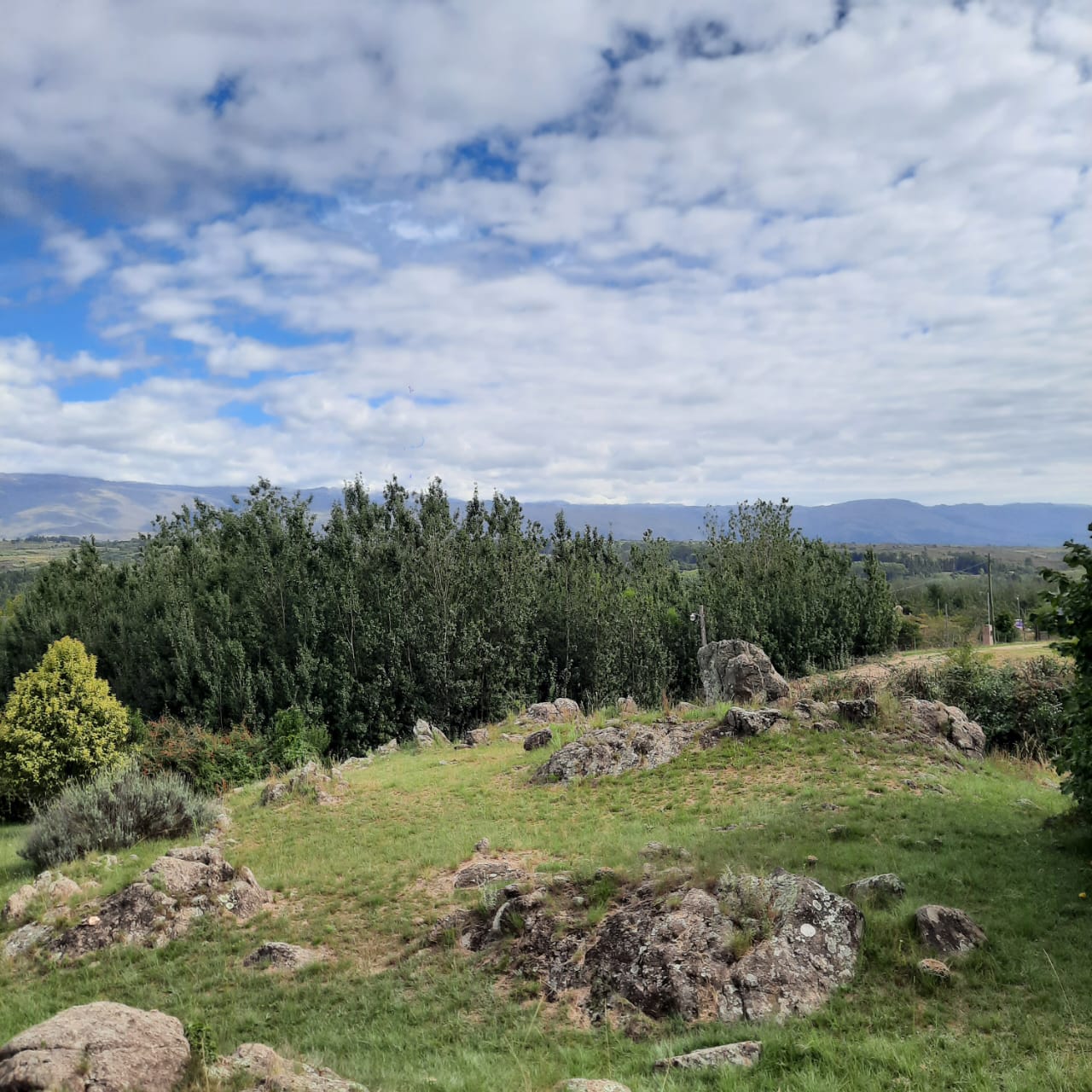 YACANTO CASA C-TERRENO 2270m2 ESCRITURA, LA MEJOR VISTA!