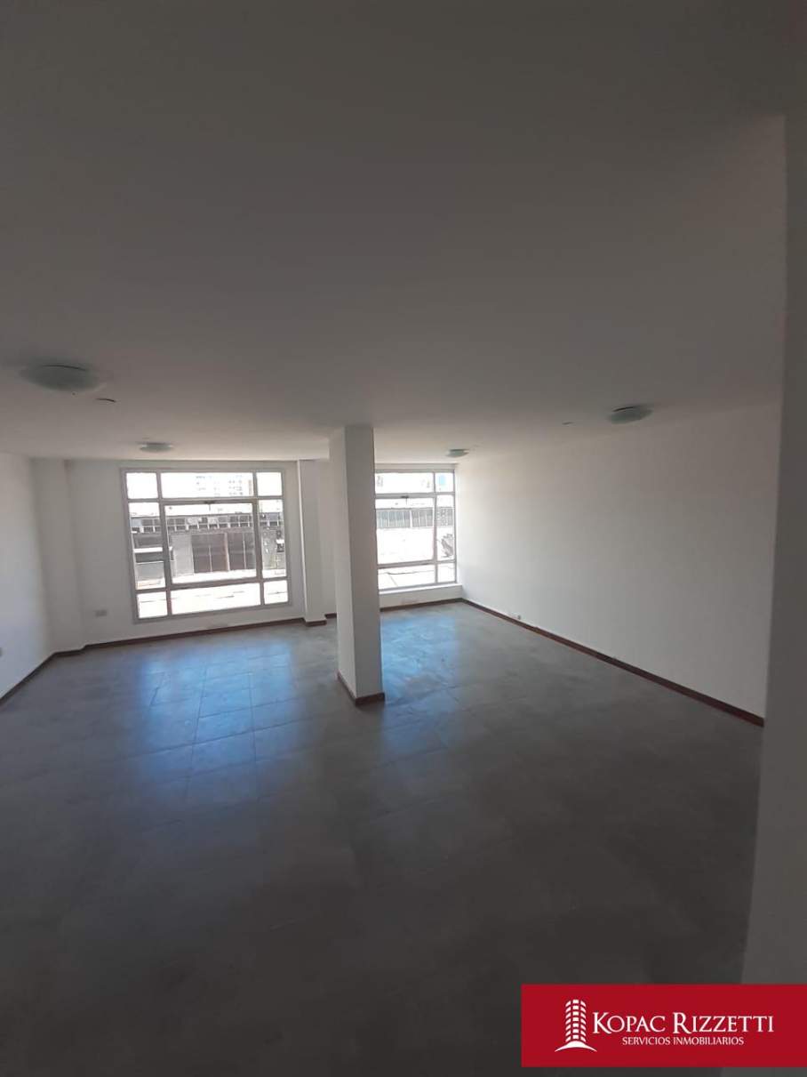 ALBERDI (HUMBERTO PRIMO 900) - ALQUILER OFICINA 42 M2.