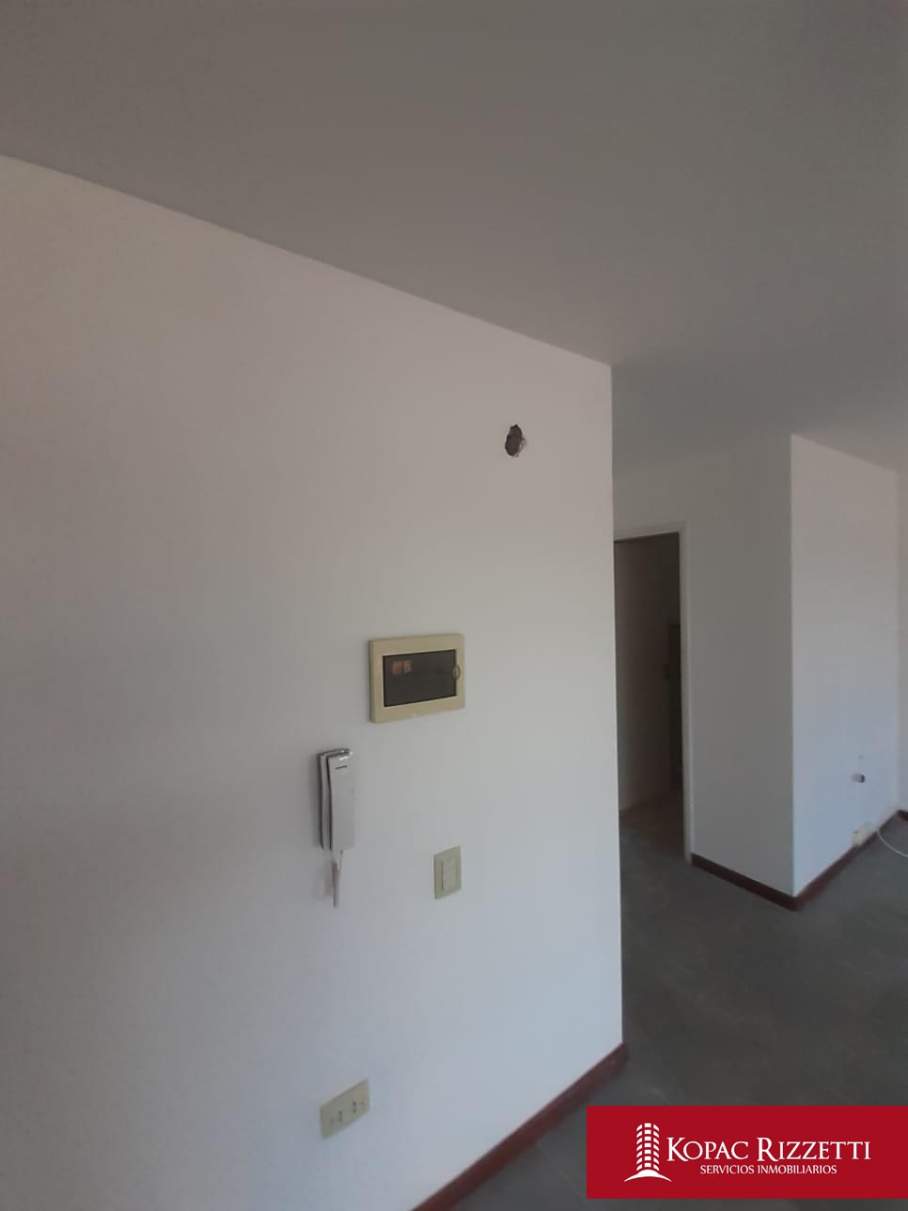 ALBERDI (HUMBERTO PRIMO 900) - ALQUILER OFICINA 42 M2.