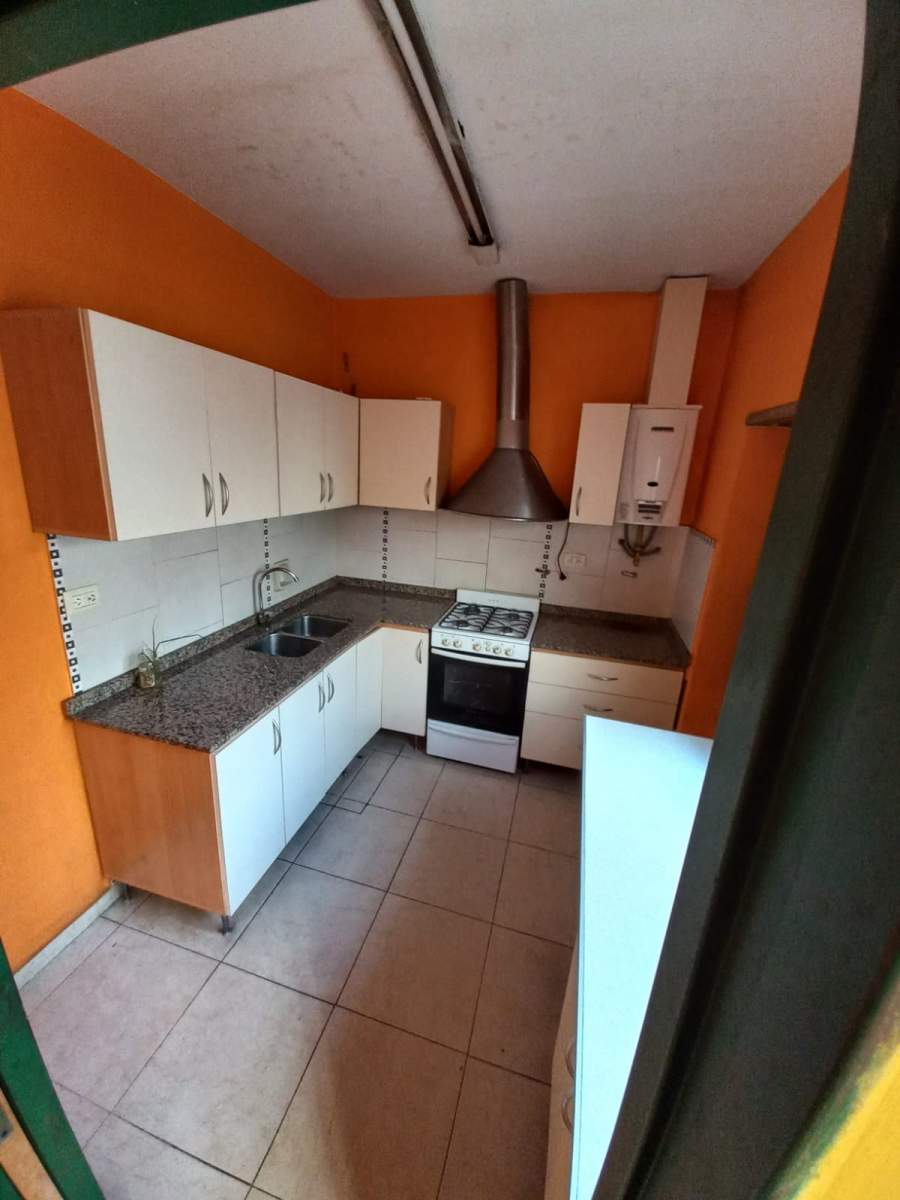 ALQUILER CASA 3 DORMITORIOS BARRIO CENTRO CON PATIO Y TERRAZA