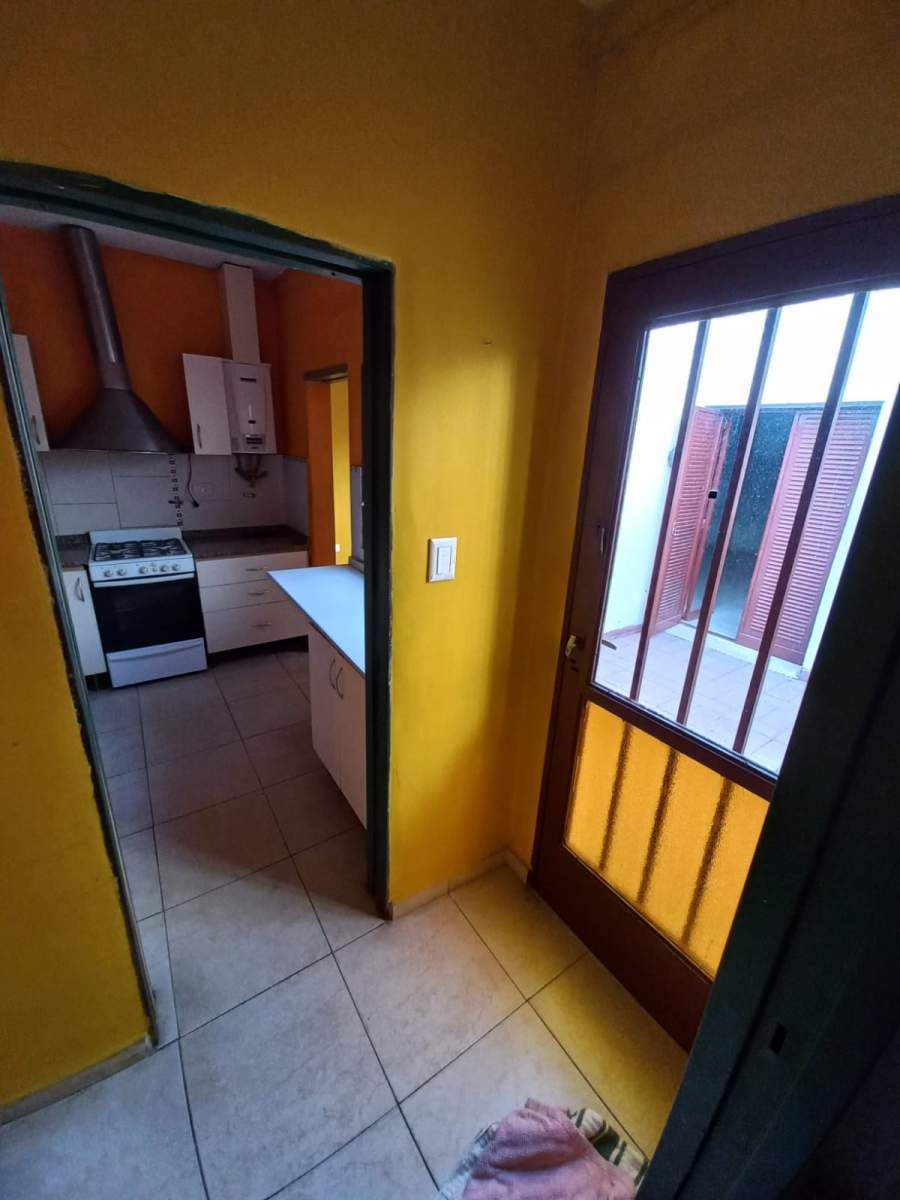 ALQUILER CASA 3 DORMITORIOS BARRIO CENTRO CON PATIO Y TERRAZA