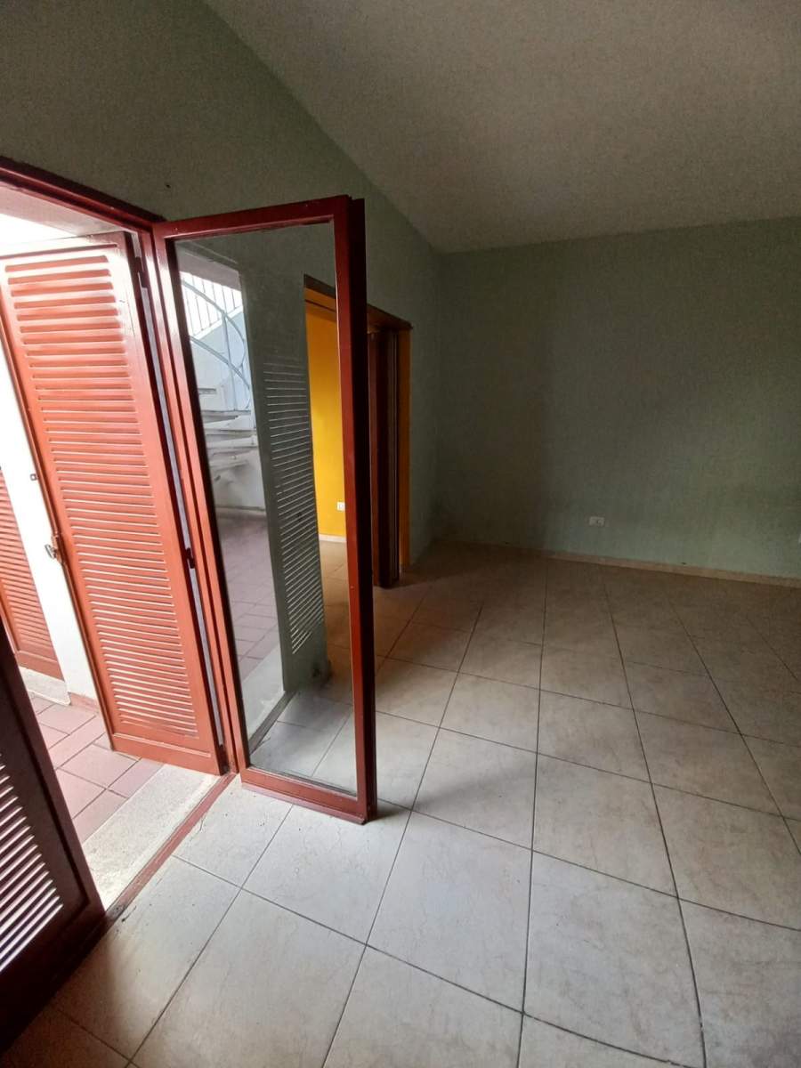 ALQUILER CASA 3 DORMITORIOS BARRIO CENTRO CON PATIO Y TERRAZA