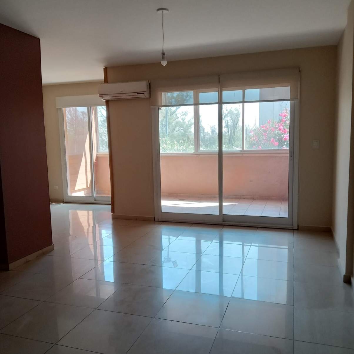 Bellísimo departamento de dos dormitorios en complejo Bardas en alquiler