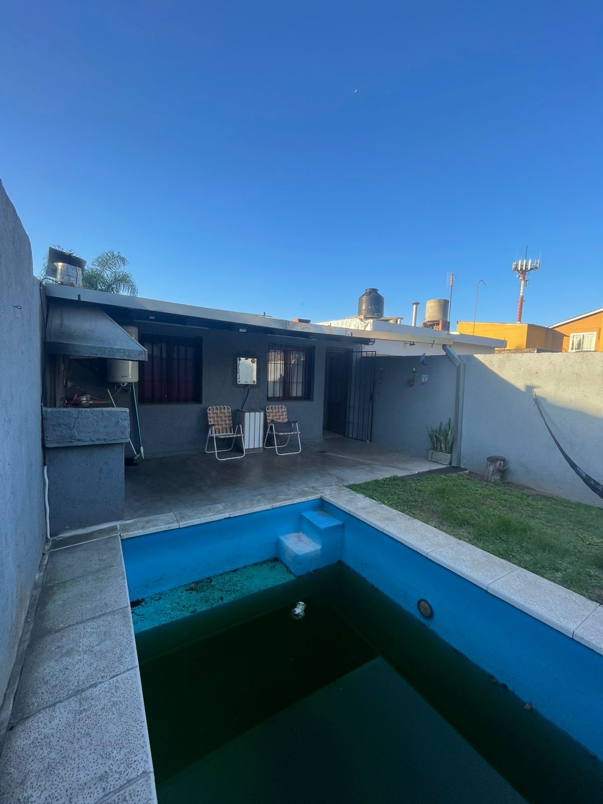 VENTA 2 CASAS- B Los Plátanos  (a 2 cuadras de Av. Maestro Vidal y Av. Fuerza Aérea Argentina)