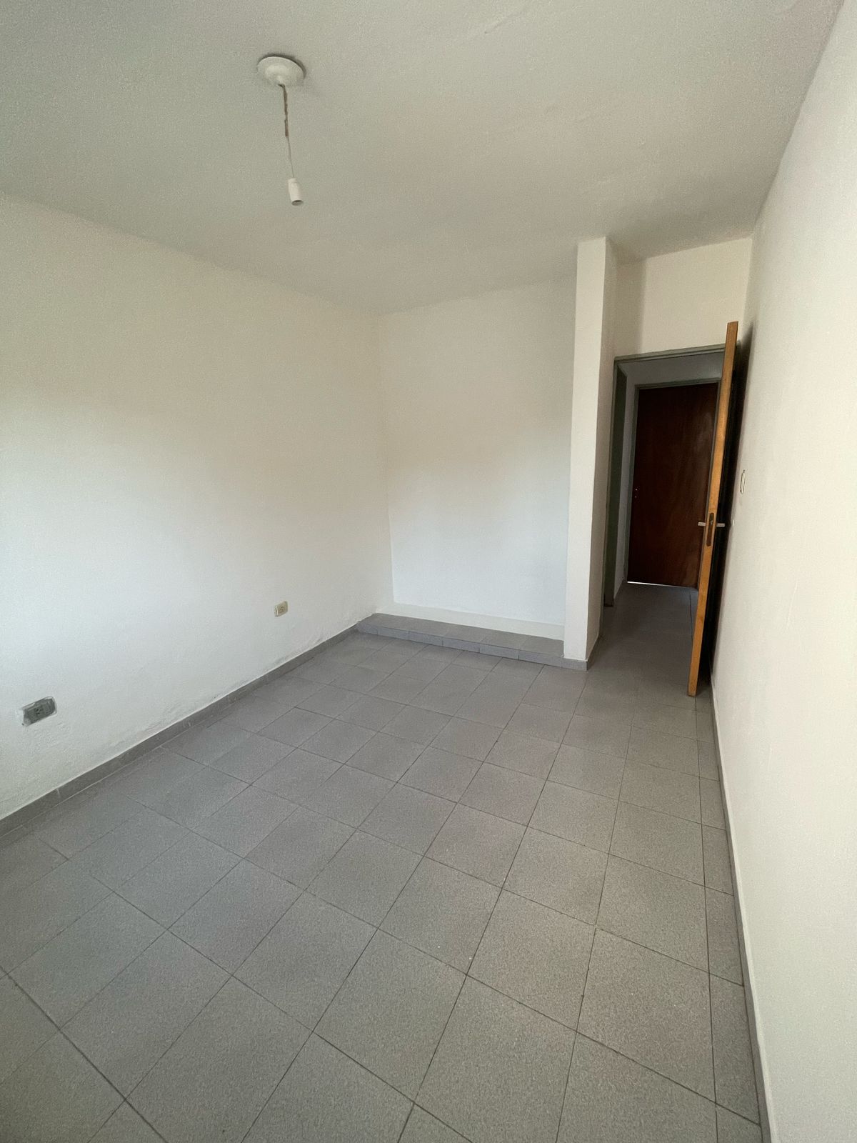 VENTA 2 CASAS- B Los Plátanos  (a 2 cuadras de Av. Maestro Vidal y Av. Fuerza Aérea Argentina)