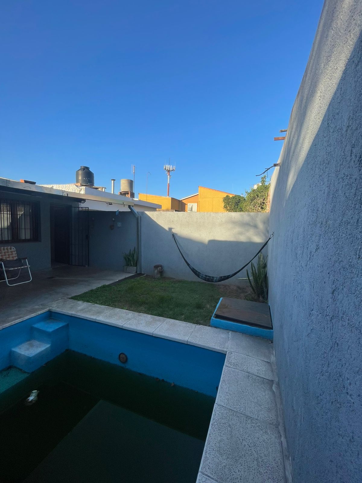 VENTA 2 CASAS- B Los Plátanos  (a 2 cuadras de Av. Maestro Vidal y Av. Fuerza Aérea Argentina)