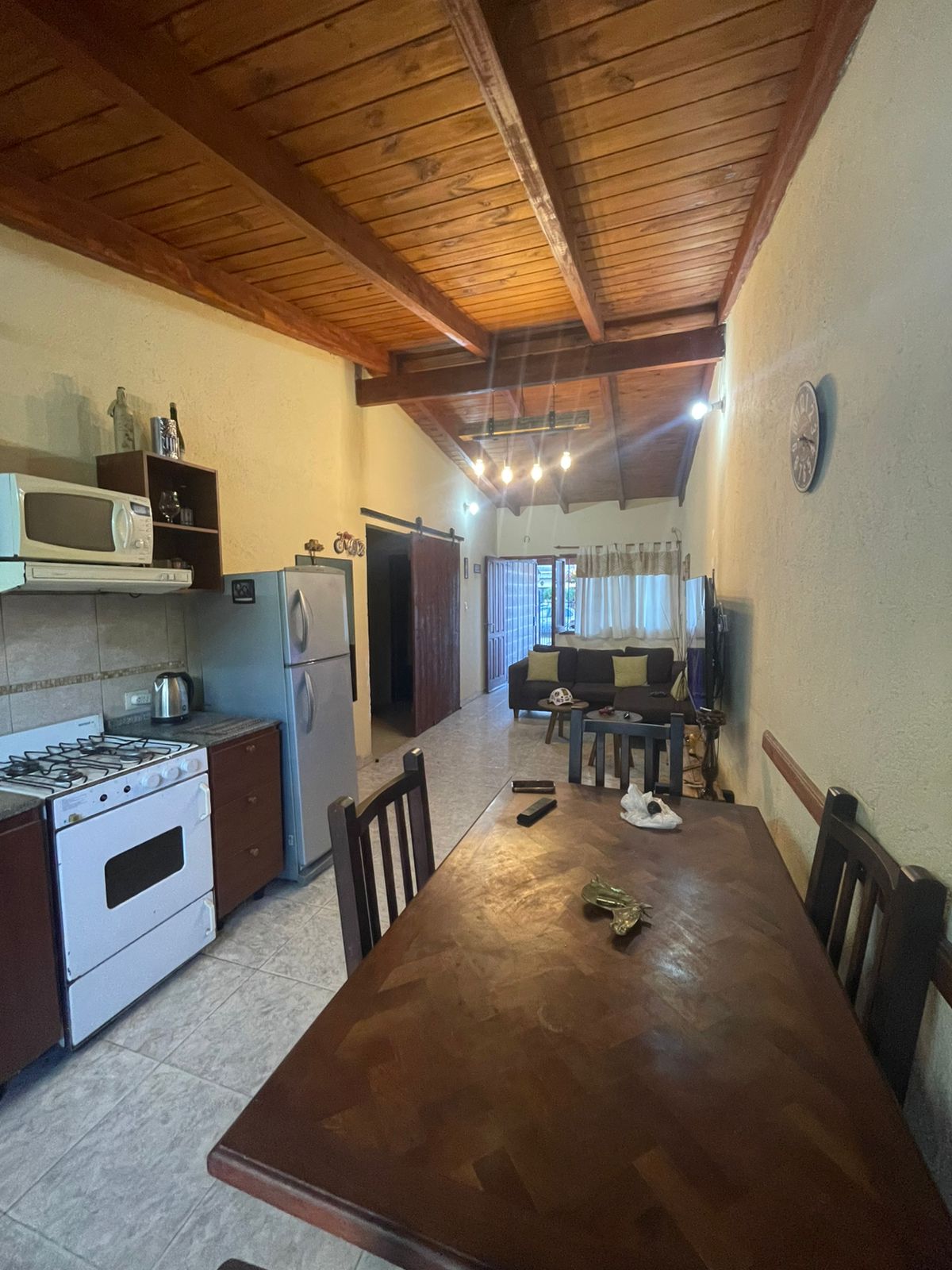VENTA 2 CASAS- B Los Plátanos  (a 2 cuadras de Av. Maestro Vidal y Av. Fuerza Aérea Argentina)
