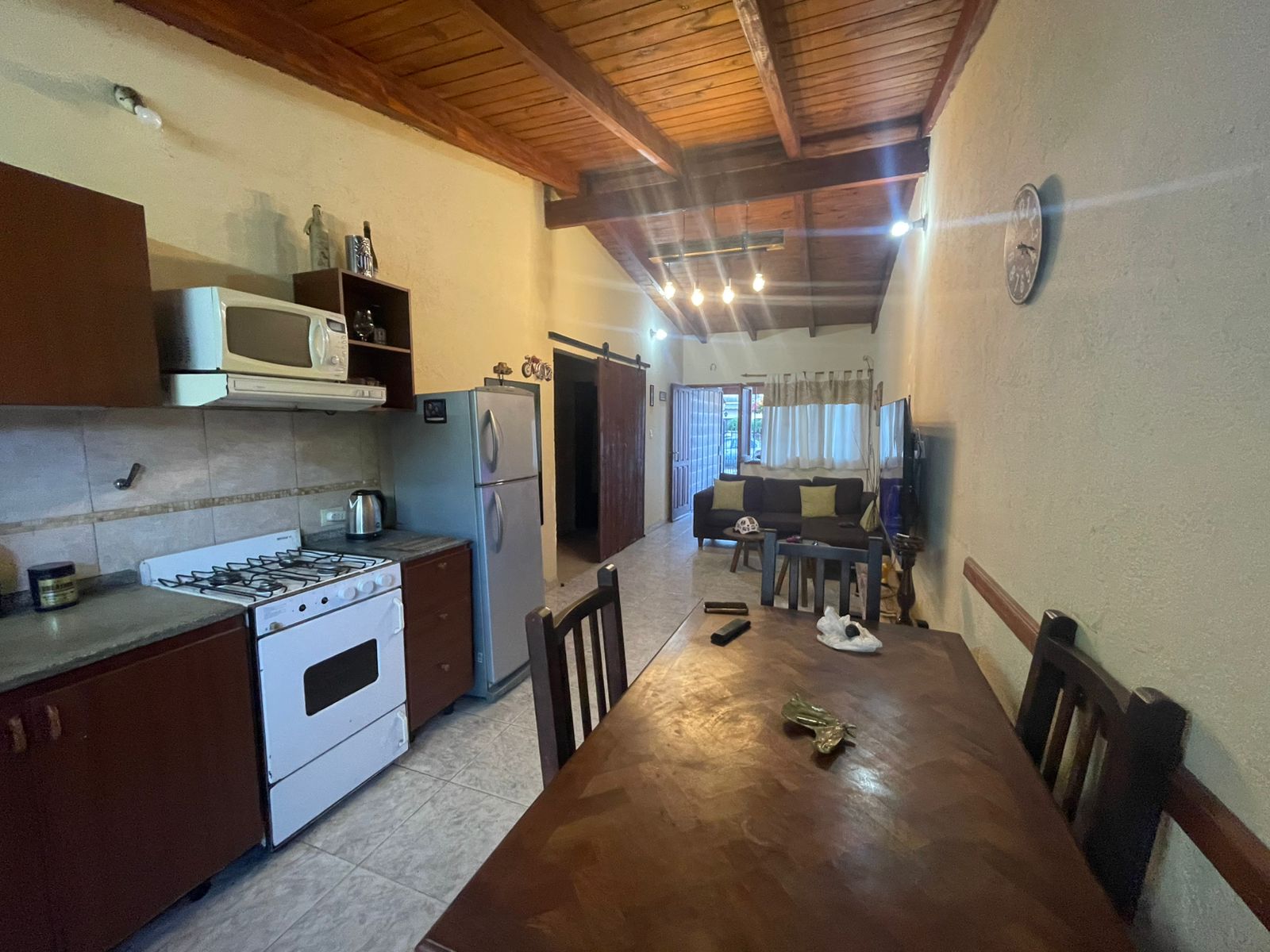 VENTA 2 CASAS- B Los Plátanos  (a 2 cuadras de Av. Maestro Vidal y Av. Fuerza Aérea Argentina)