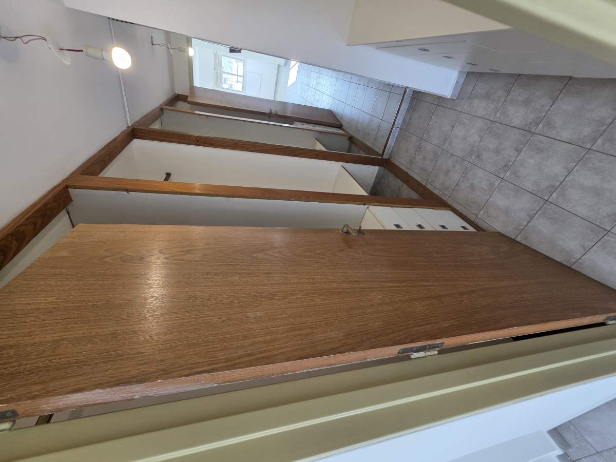 27 de Abril y Cañada! Alq. 2 Dor. 3 Baños, con Balcón Ext. - Córdoba.-
