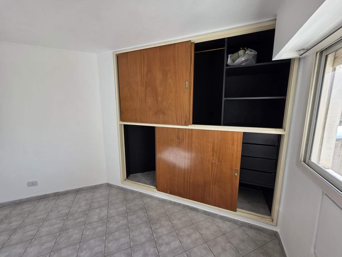 27 de Abril y Cañada! Alq. 2 Dor. 3 Baños, con Balcón Ext. - Córdoba.-