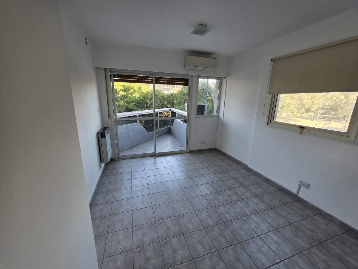 27 de Abril y Cañada! Alq. 2 Dor. 3 Baños, con Balcón Ext. - Córdoba.-