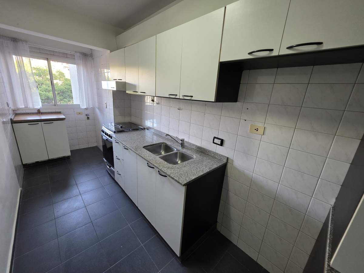 27 de Abril y Cañada! Alq. 2 Dor. 3 Baños, con Balcón Ext. - Córdoba.-
