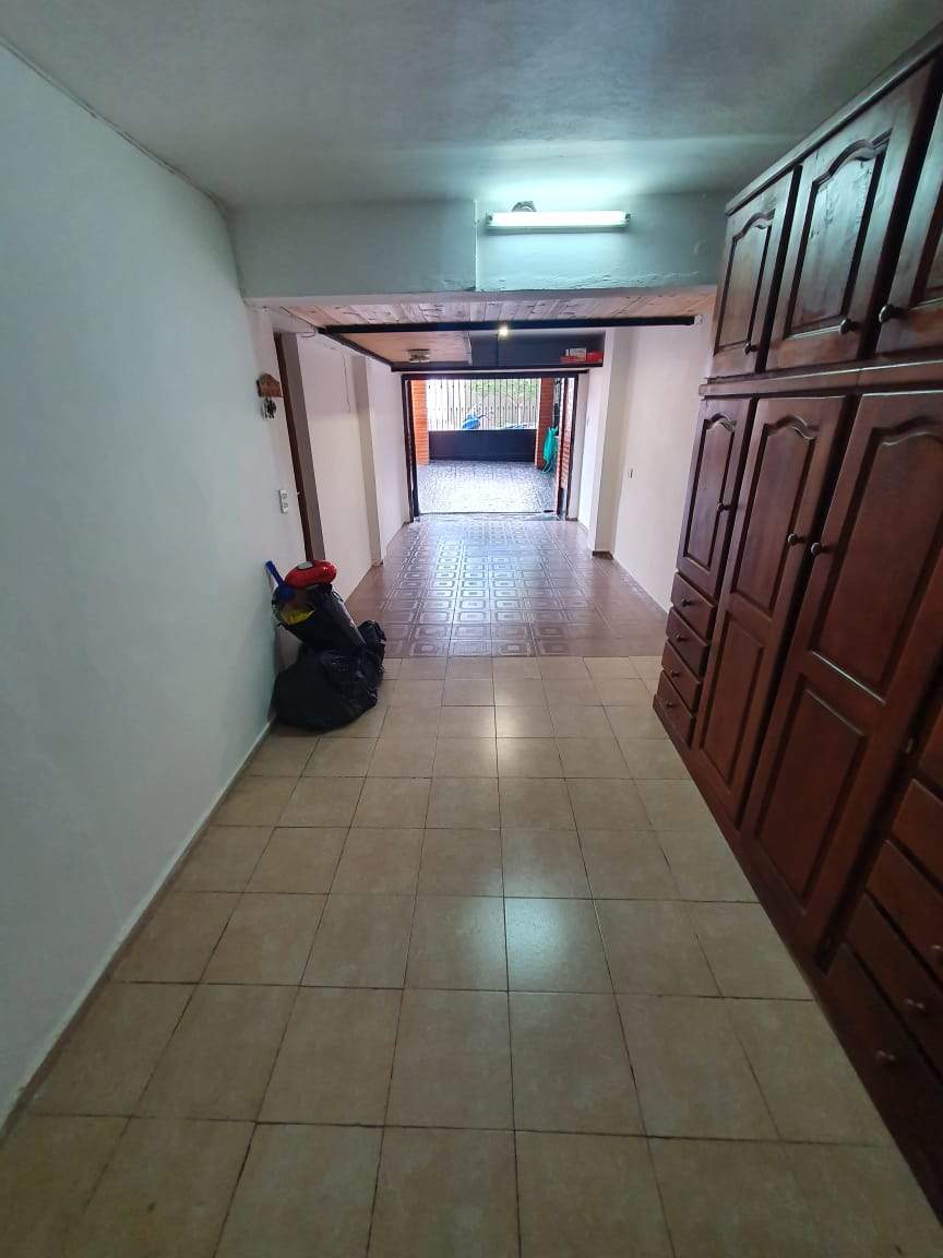 Hermosa Casa Parque Chacabuco 23 dor,- Zona Shopping