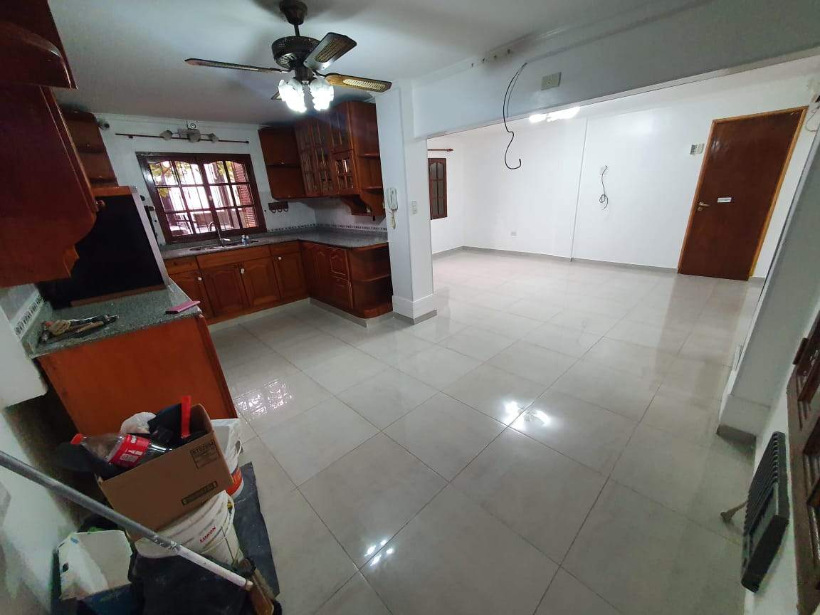 Hermosa Casa Parque Chacabuco 23 dor,- Zona Shopping