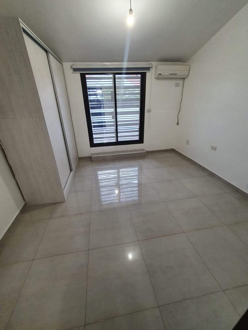 Hermosa Casa Parque Chacabuco 23 dor,- Zona Shopping
