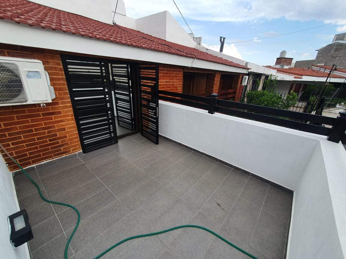 Hermosa Casa Parque Chacabuco 23 dor,- Zona Shopping