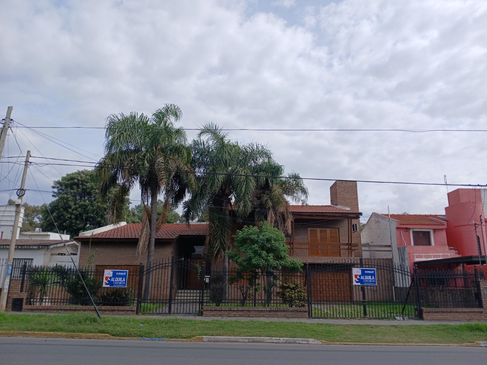 ALQUILER CASA 3 DORMITORIOS USO COMERCIAL BARRIO JARDIN ESPINOSA