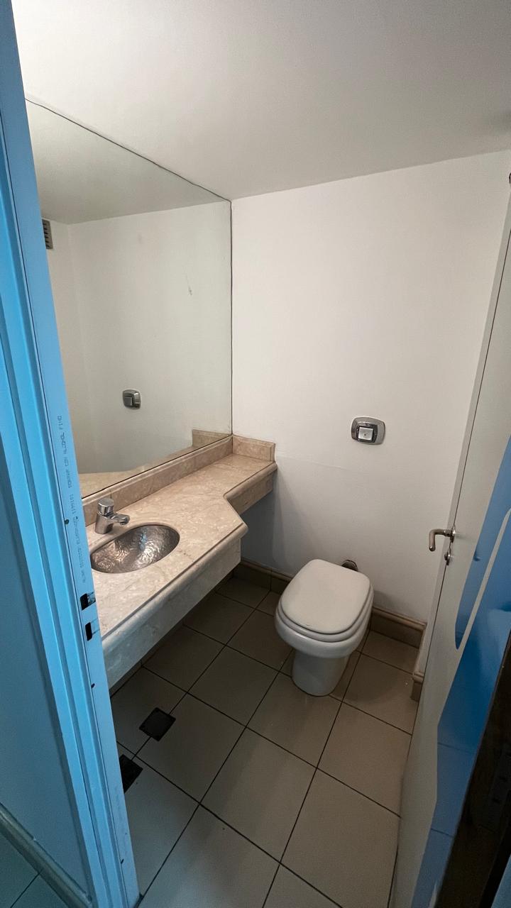VENTA OFICINA Categoría  280 m2 Ecipsa Tower Vistas a Yrigoyen 2 COCHERAS