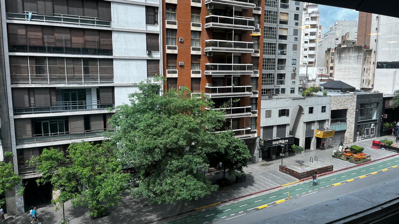 VENTA OFICINA Categoría  280 m2 Ecipsa Tower Vistas a Yrigoyen 2 COCHERAS