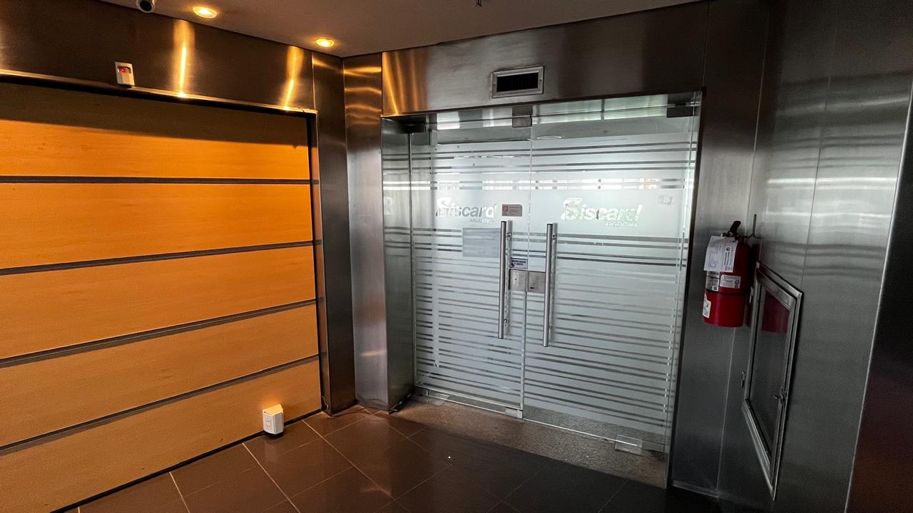 VENTA OFICINA Categoría  280 m2 Ecipsa Tower Vistas a Yrigoyen 2 COCHERAS