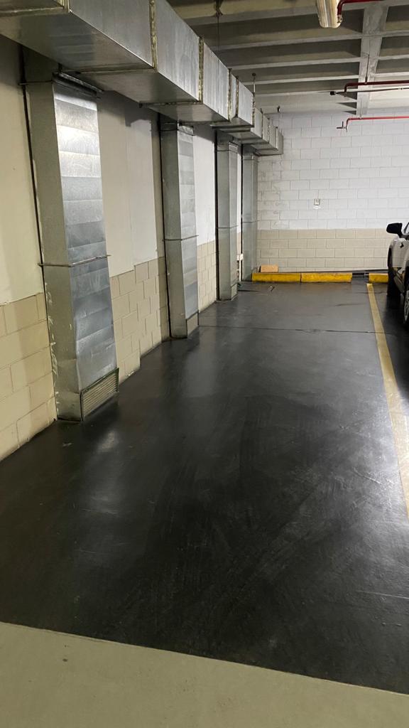 VENTA OFICINA Categoría  280 m2 Ecipsa Tower Vistas a Yrigoyen 2 COCHERAS