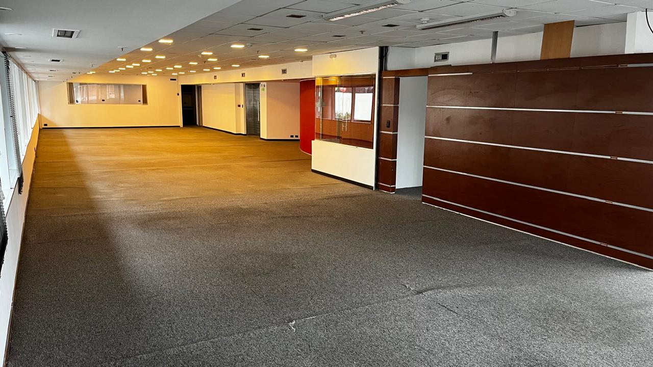 VENTA OFICINA Categoría  280 m2 Ecipsa Tower Vistas a Yrigoyen 2 COCHERAS