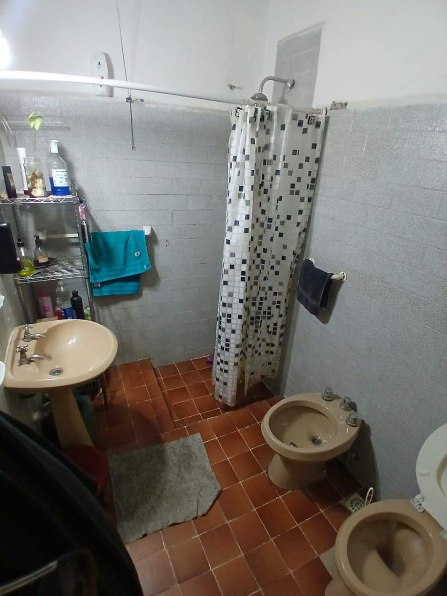 VENTA CASA MAS DPTO IDEAL INVERSION- PUEYRREDON