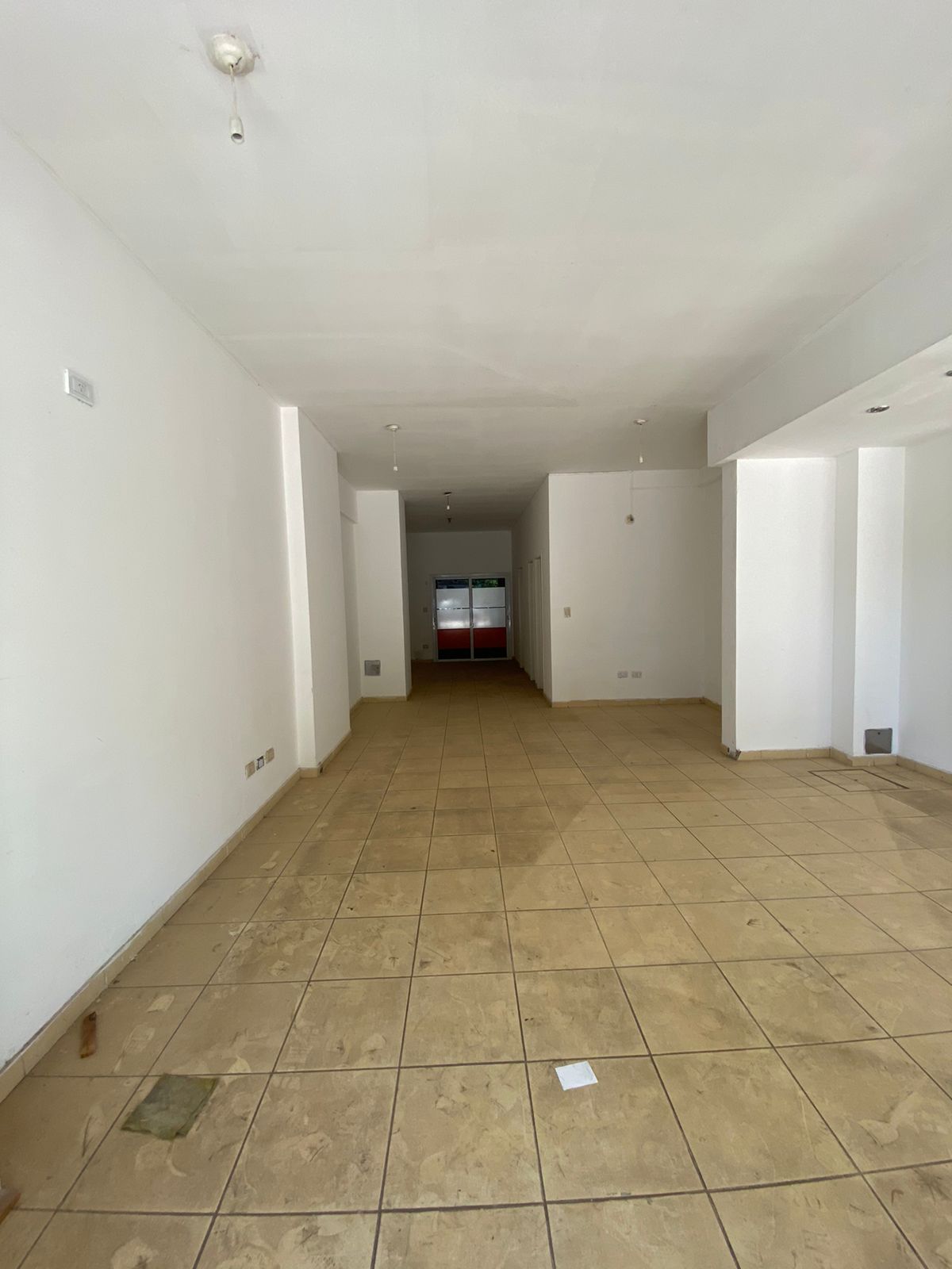 Local Comercial 175 m con Renta Activa  Frente Vidriado  GemesNueva Córdoba