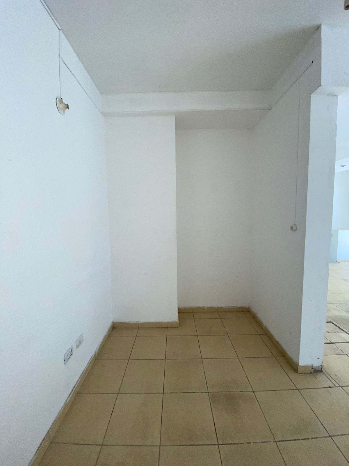 Local Comercial 175 m con Renta Activa  Frente Vidriado  GemesNueva Córdoba