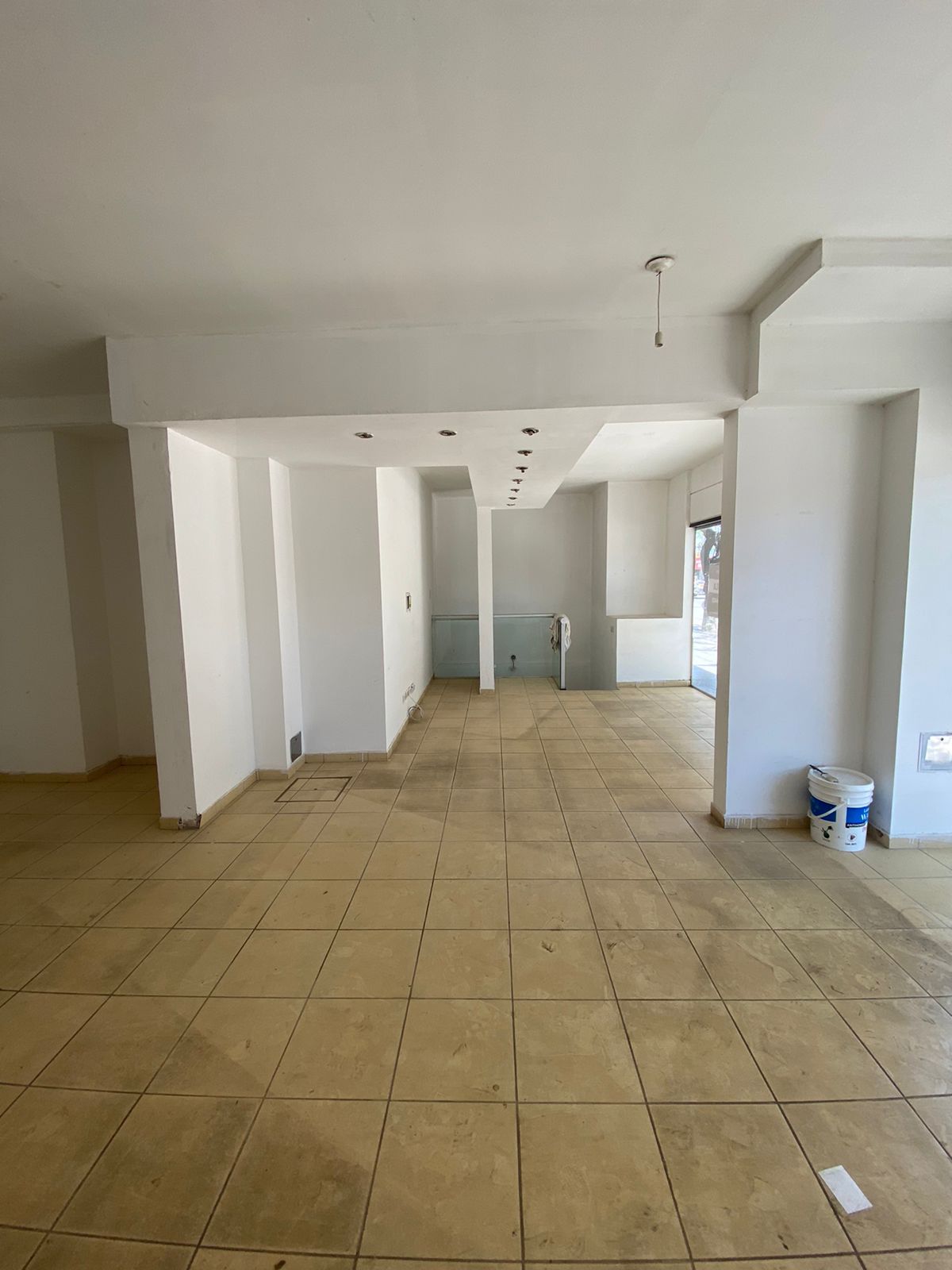 Local Comercial 175 m con Renta Activa  Frente Vidriado  GemesNueva Córdoba