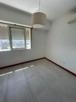 Dpto 3 dorm cplacard, B General Paz. Venta.