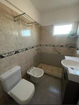 Dpto 3 dorm cplacard, B General Paz. Venta.