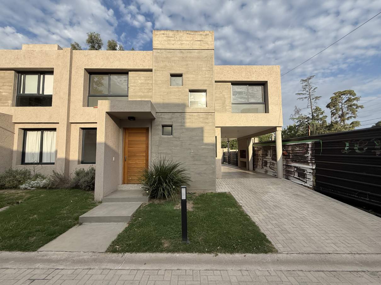 ALQUILER DUPLEX 3 DORM - ARGUELLO