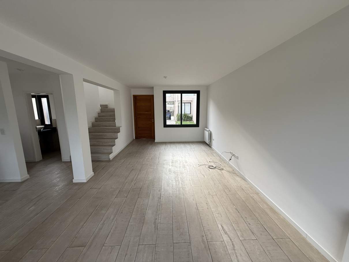 ALQUILER DUPLEX 3 DORM - ARGUELLO