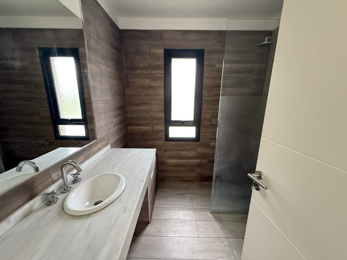 ALQUILER DUPLEX 3 DORM - ARGUELLO