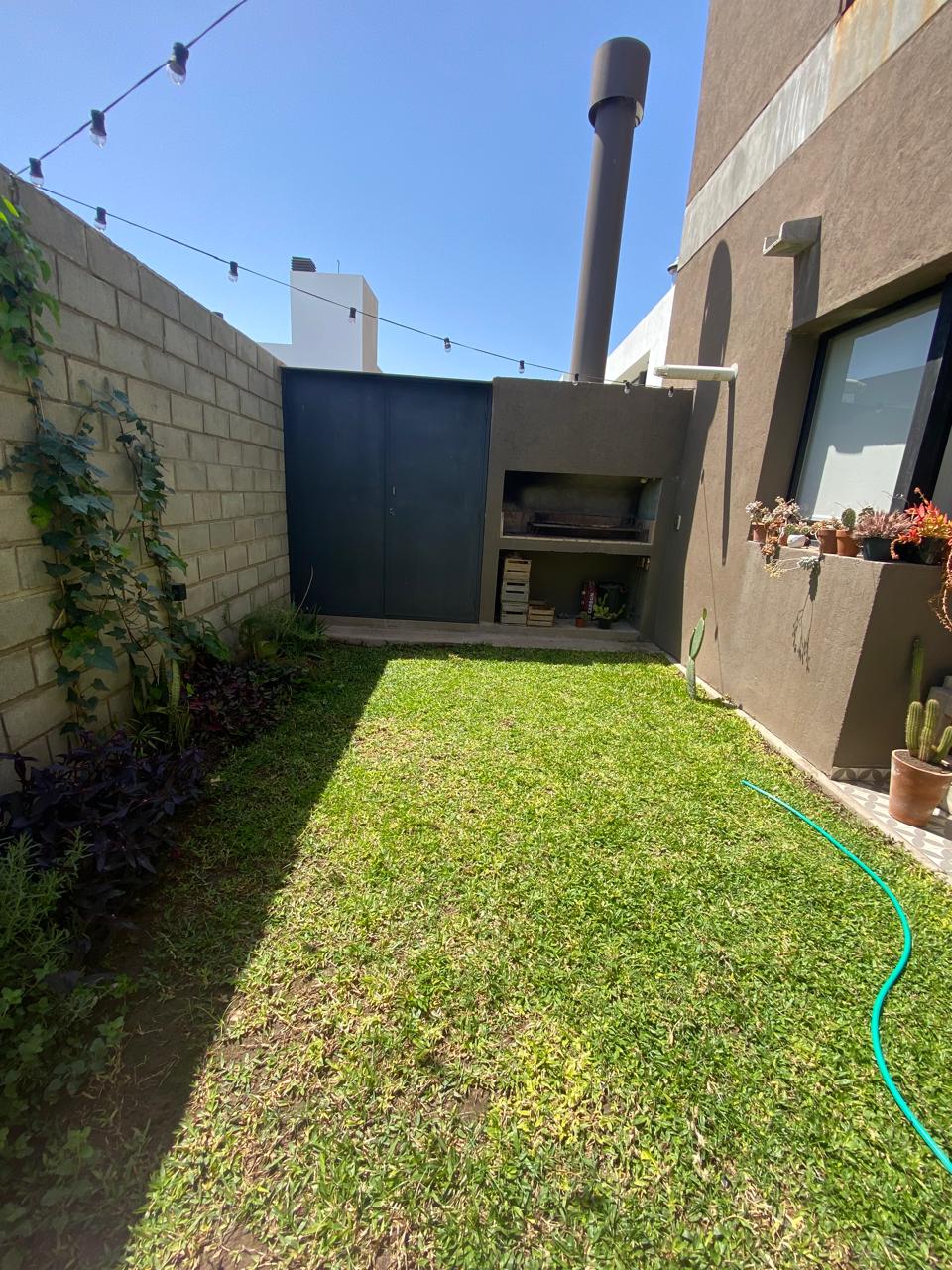 ALQUILO DUPLEX DE CATEGORIA EN GREEN VILLE II