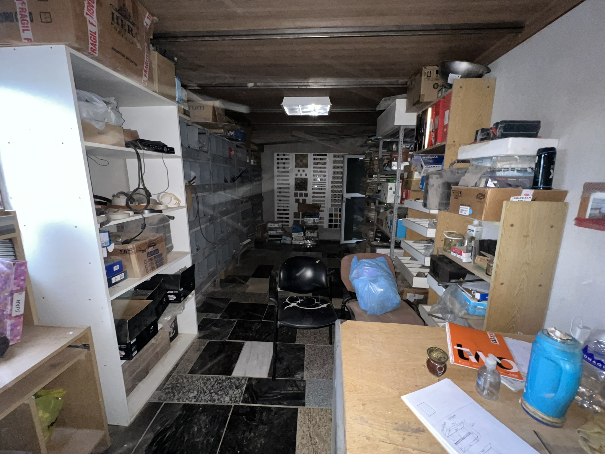 OPORTUNIDAD VENTA DE GALPON CON OFICINA EN ARGUELLO - BARRIO 16 DE  NOVIEMBRE