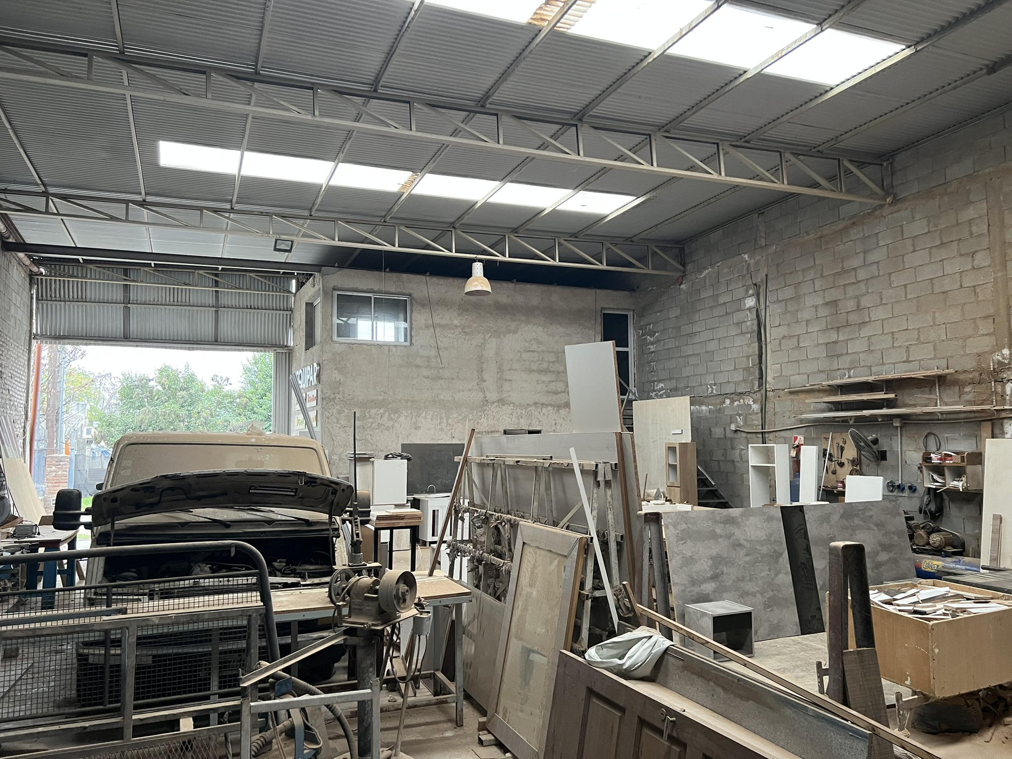 OPORTUNIDAD VENTA DE GALPON CON OFICINA EN ARGUELLO - BARRIO 16 DE  NOVIEMBRE