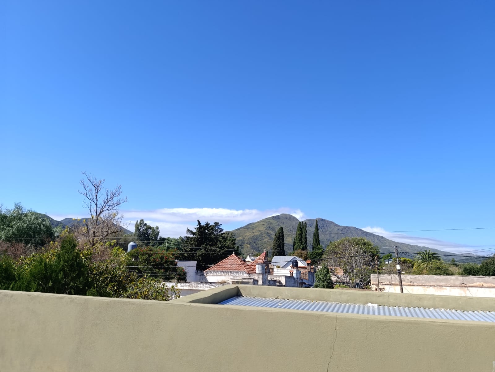 VENTA CASA BARRIO SAN MARTIN-REMODELADA-TOTALMENTE EQUIPADA-CAPILLA DEL MONTE