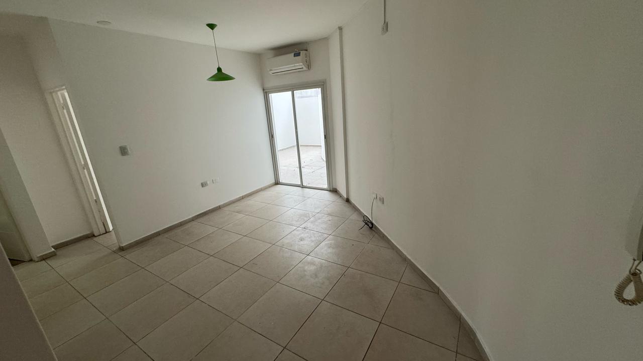 ALQUILER DEPARTAMENTO 1 DORMITORIO PLANTA BAJA PATIO ACEPTA MASCOTA  CERCA DEL CENTRO