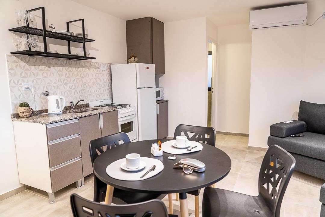 VENTA DEPARTAMENTO 1 DORMITORIO AMOBLADO A METROS DEL QUINTO CENTENARIO