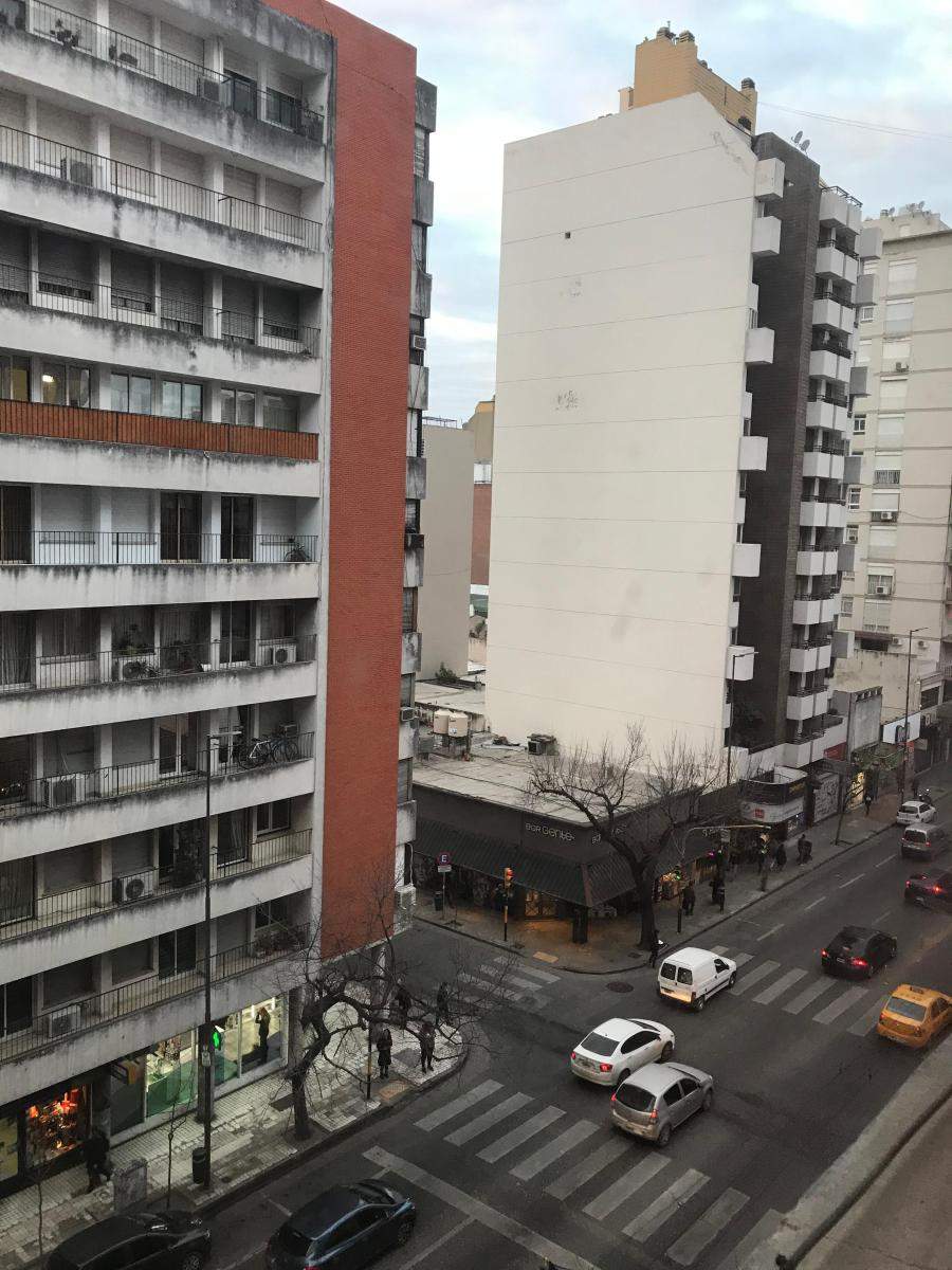 VENTA OFICINA SOBRE AVENIDA COLON CENTRO