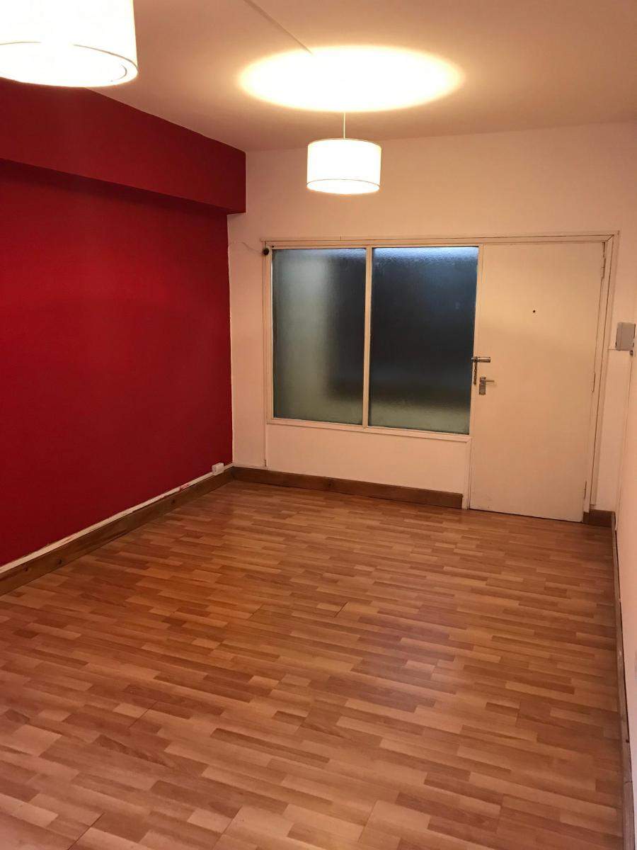 VENTA OFICINA SOBRE AVENIDA COLON CENTRO