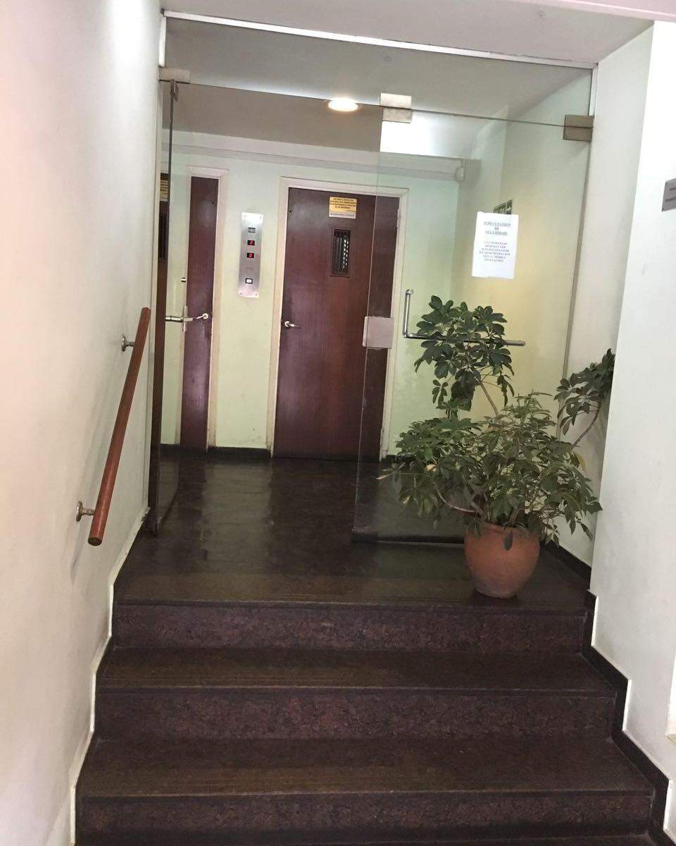 VENTA OFICINA SOBRE AVENIDA COLON CENTRO