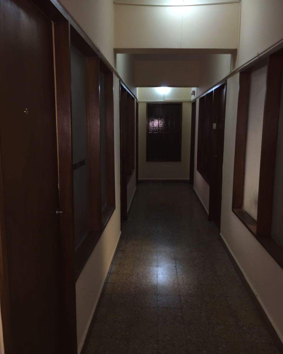 VENTA OFICINA SOBRE AVENIDA COLON CENTRO