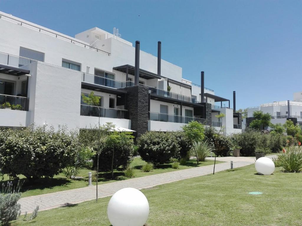 VENTA DEPARTAMENTO 2 DORMITORIOS CASONAS DEL GOLF