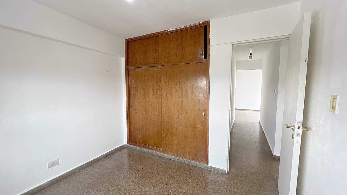 Alquiler amplio dpto 3 dormitorios zona Nuevocentro Shopping sobre 27 de abril