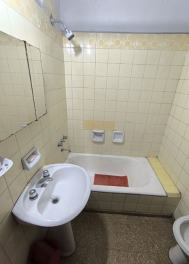 VENTA Departamento de 2 dormitorios frente sobre calle Chacabuco